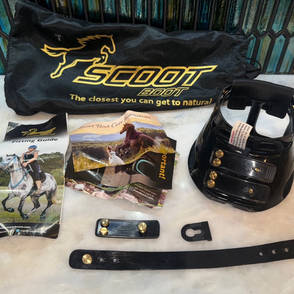 Scoot Boot Single Hoof Boot Size 2 – Brand New with Extras